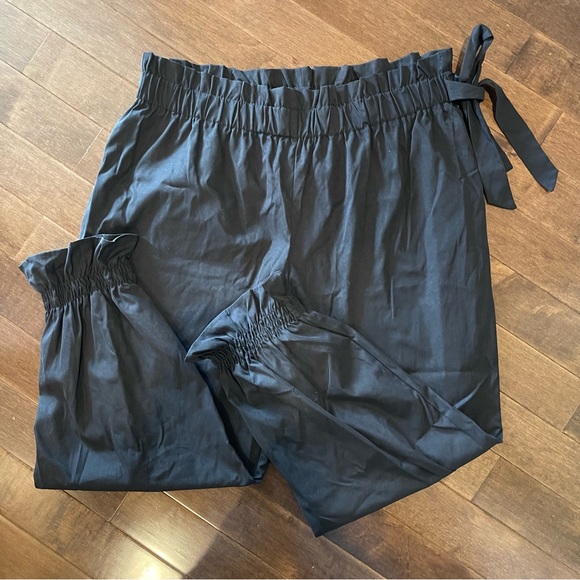 Plus Size Black Paperbag Waist Ruffle Hem Pants - size 22/4X - Picture 8 of 8